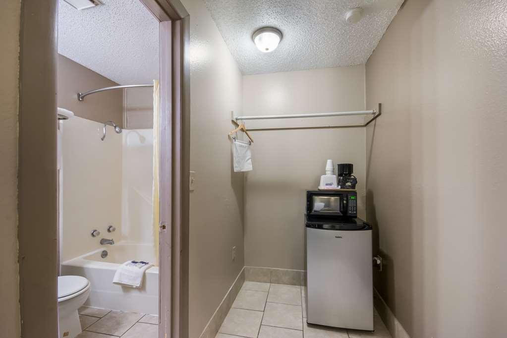 Americas Best Value Inn Woodward At 8Th St Phòng bức ảnh