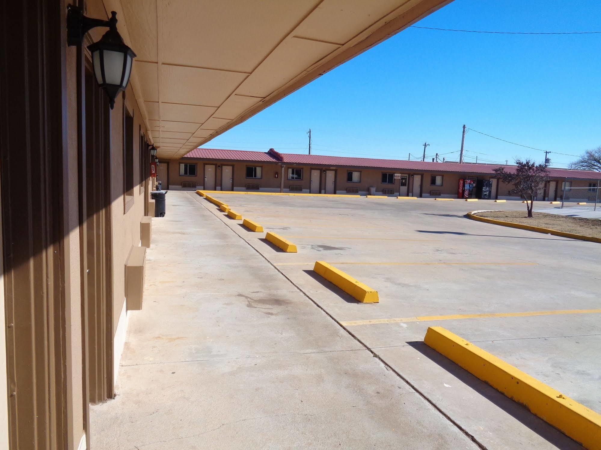 Americas Best Value Inn Woodward At 8Th St Ngoại thất bức ảnh