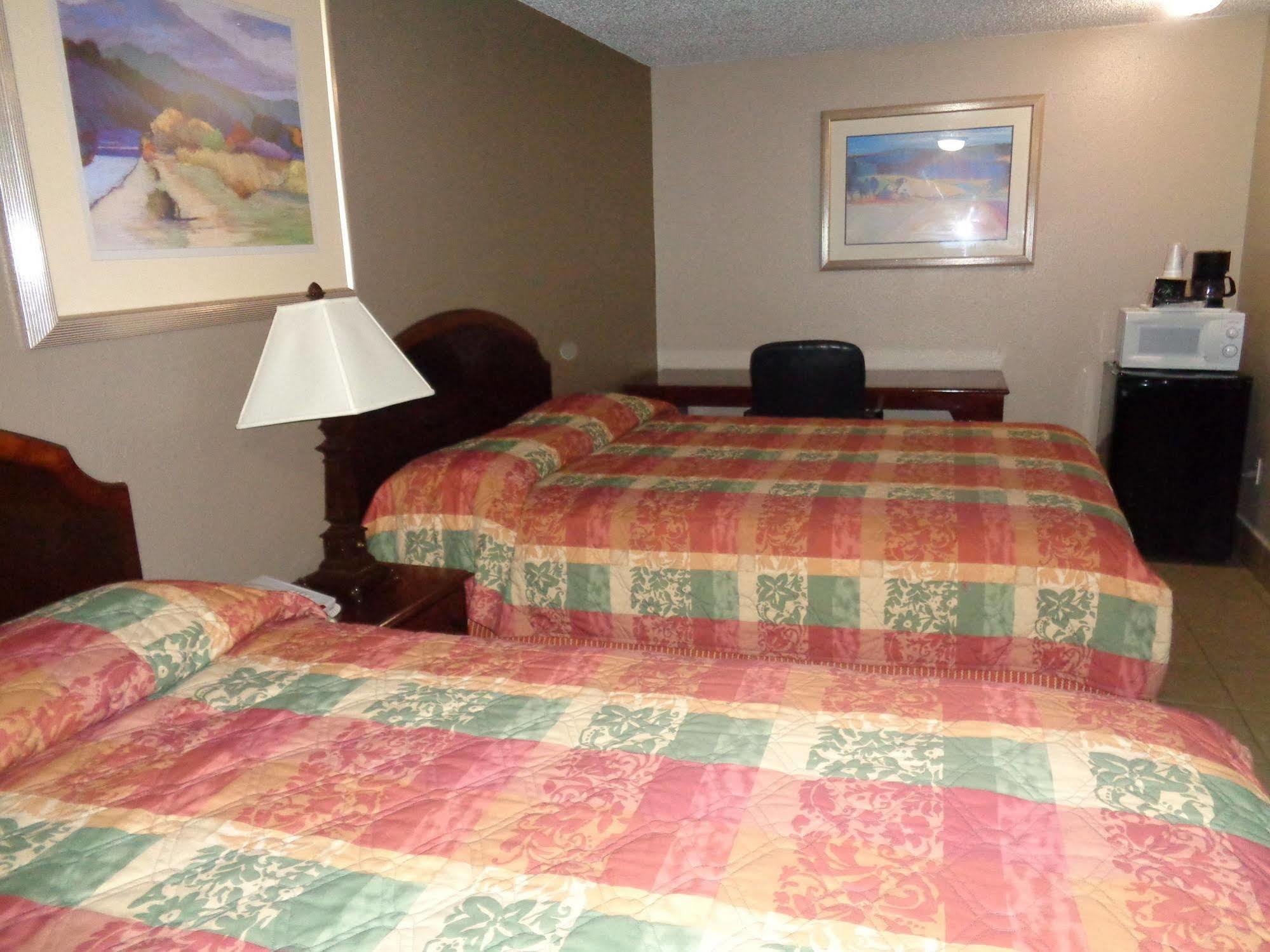 Americas Best Value Inn Woodward At 8Th St Ngoại thất bức ảnh