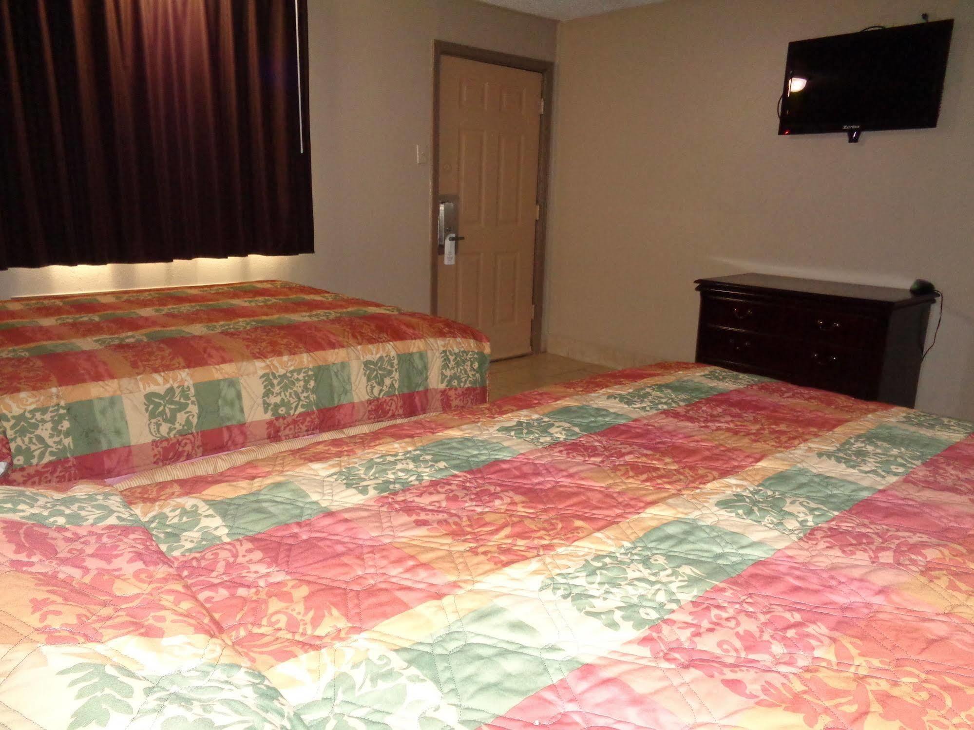 Americas Best Value Inn Woodward At 8Th St Ngoại thất bức ảnh