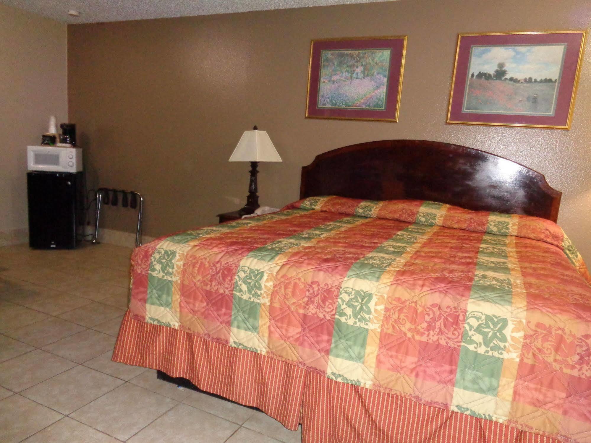 Americas Best Value Inn Woodward At 8Th St Ngoại thất bức ảnh