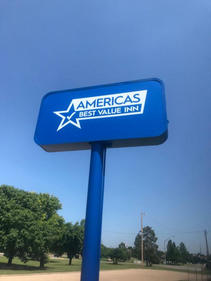 Americas Best Value Inn Woodward At 8Th St Ngoại thất bức ảnh