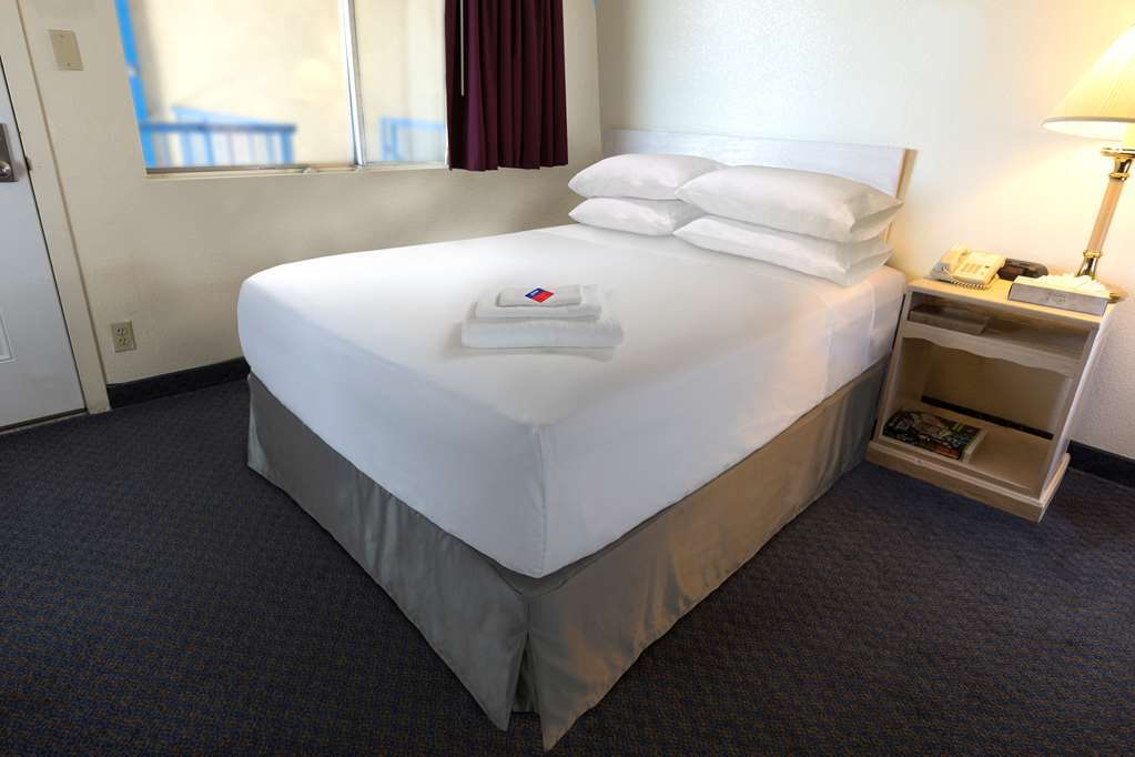 Americas Best Value Inn Woodward At 8Th St Phòng bức ảnh